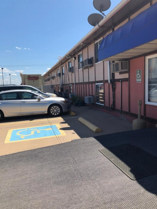 Executive Inn image 17