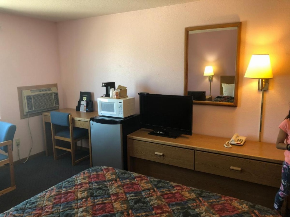 Room image 4